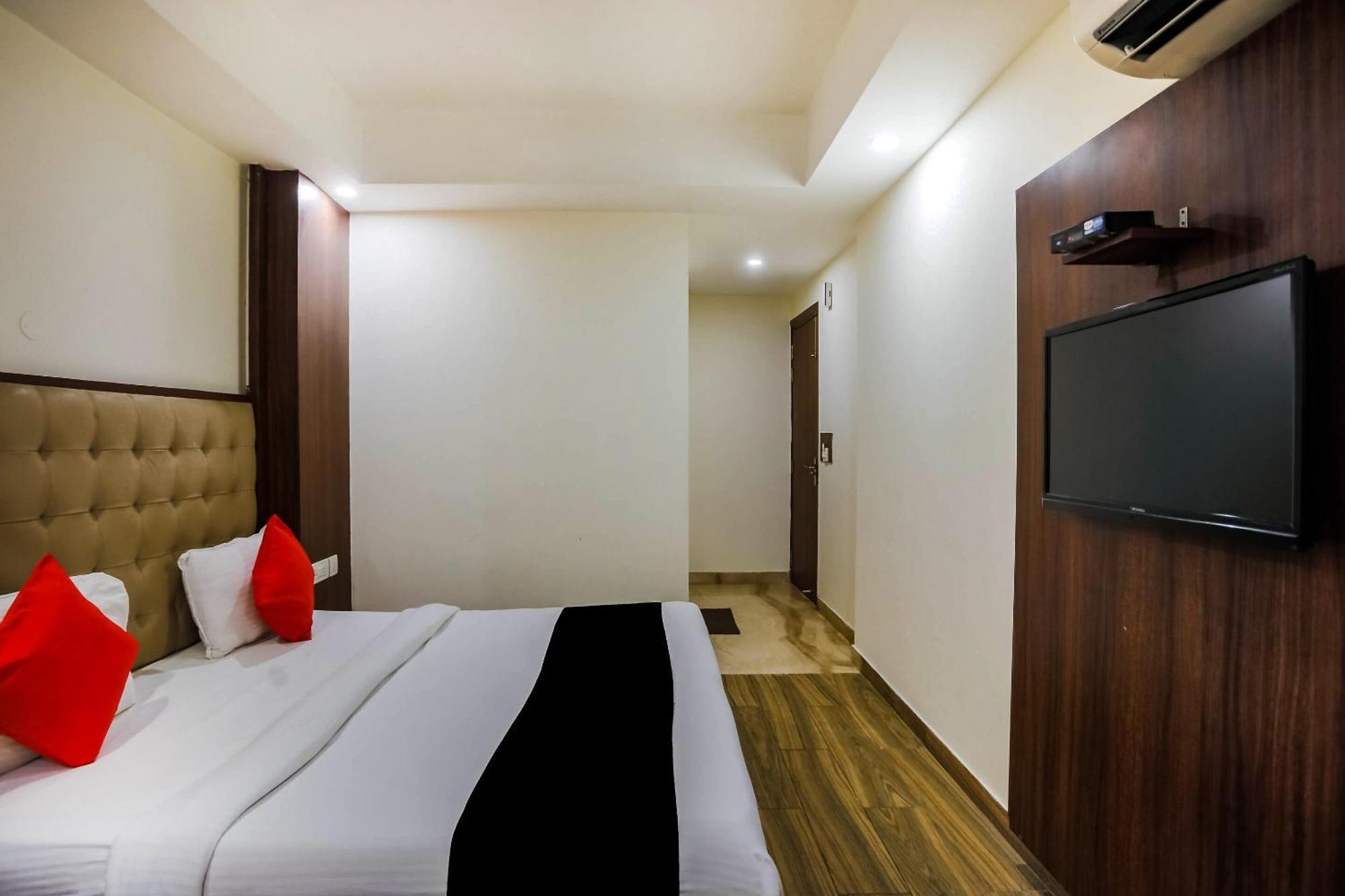 Collection O The Kailash Dev Hotel New Delhi Exteriör bild