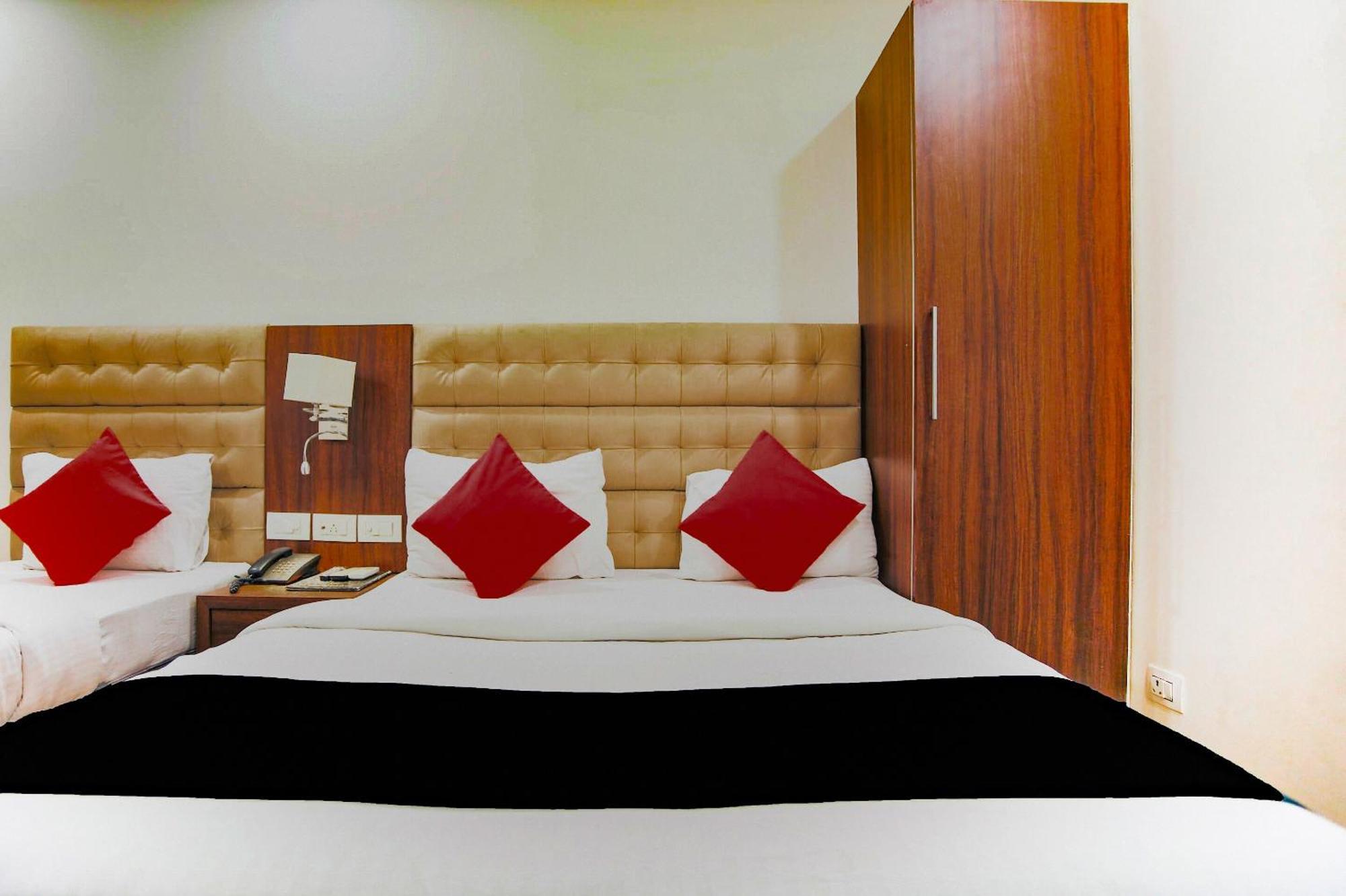 Collection O The Kailash Dev Hotel New Delhi Exteriör bild