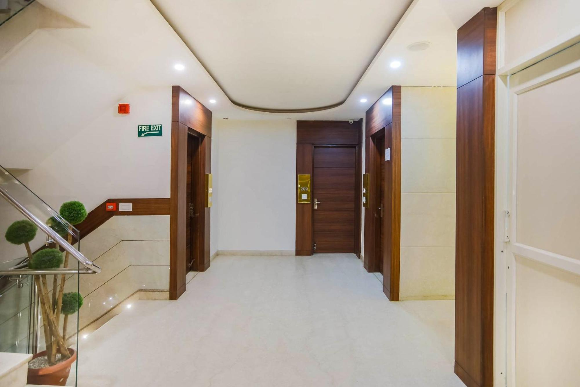 Collection O The Kailash Dev Hotel New Delhi Exteriör bild