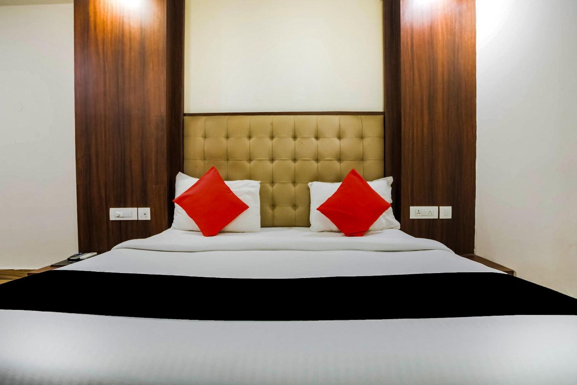 Collection O The Kailash Dev Hotel New Delhi Exteriör bild