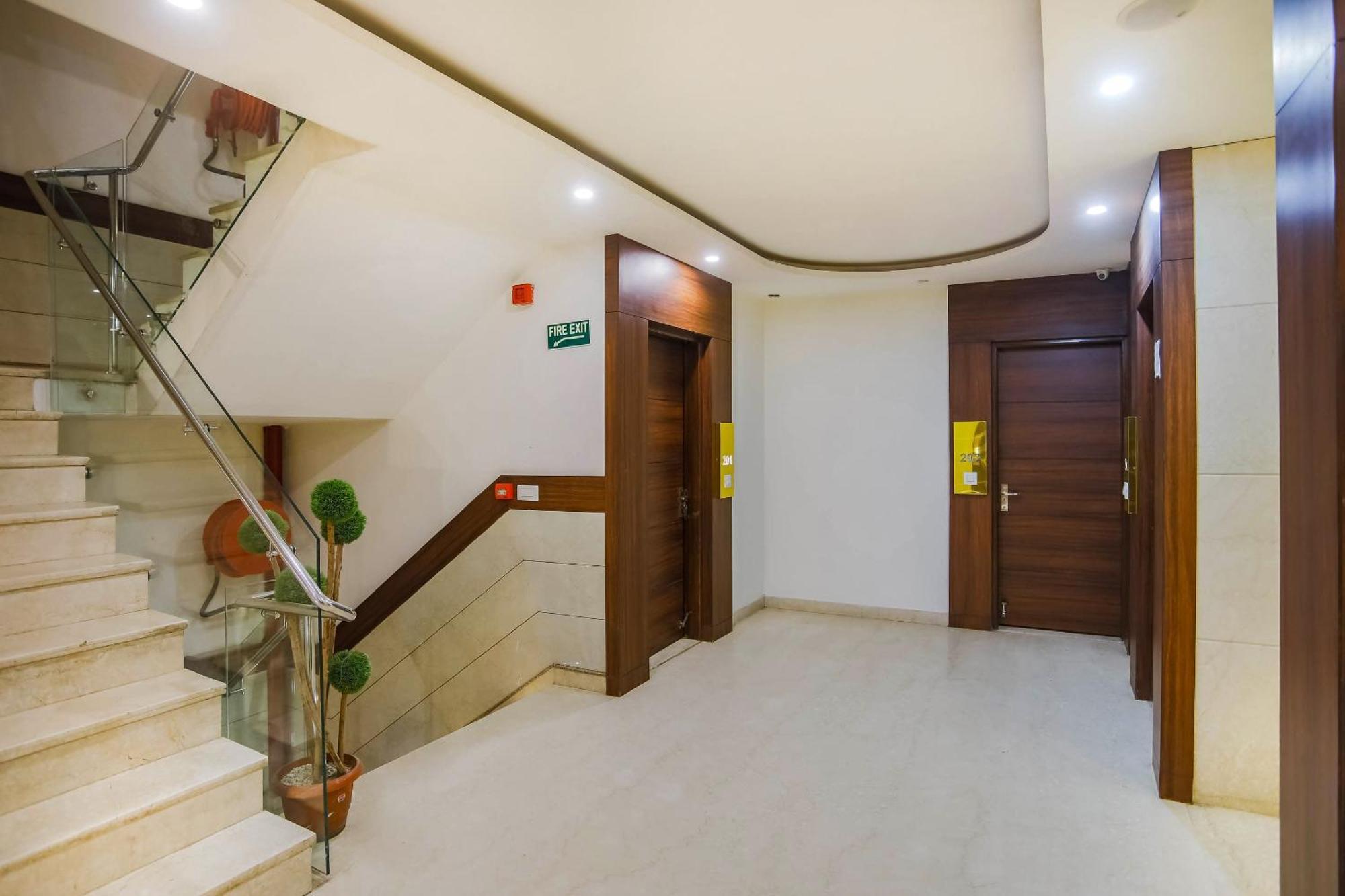 Collection O The Kailash Dev Hotel New Delhi Exteriör bild