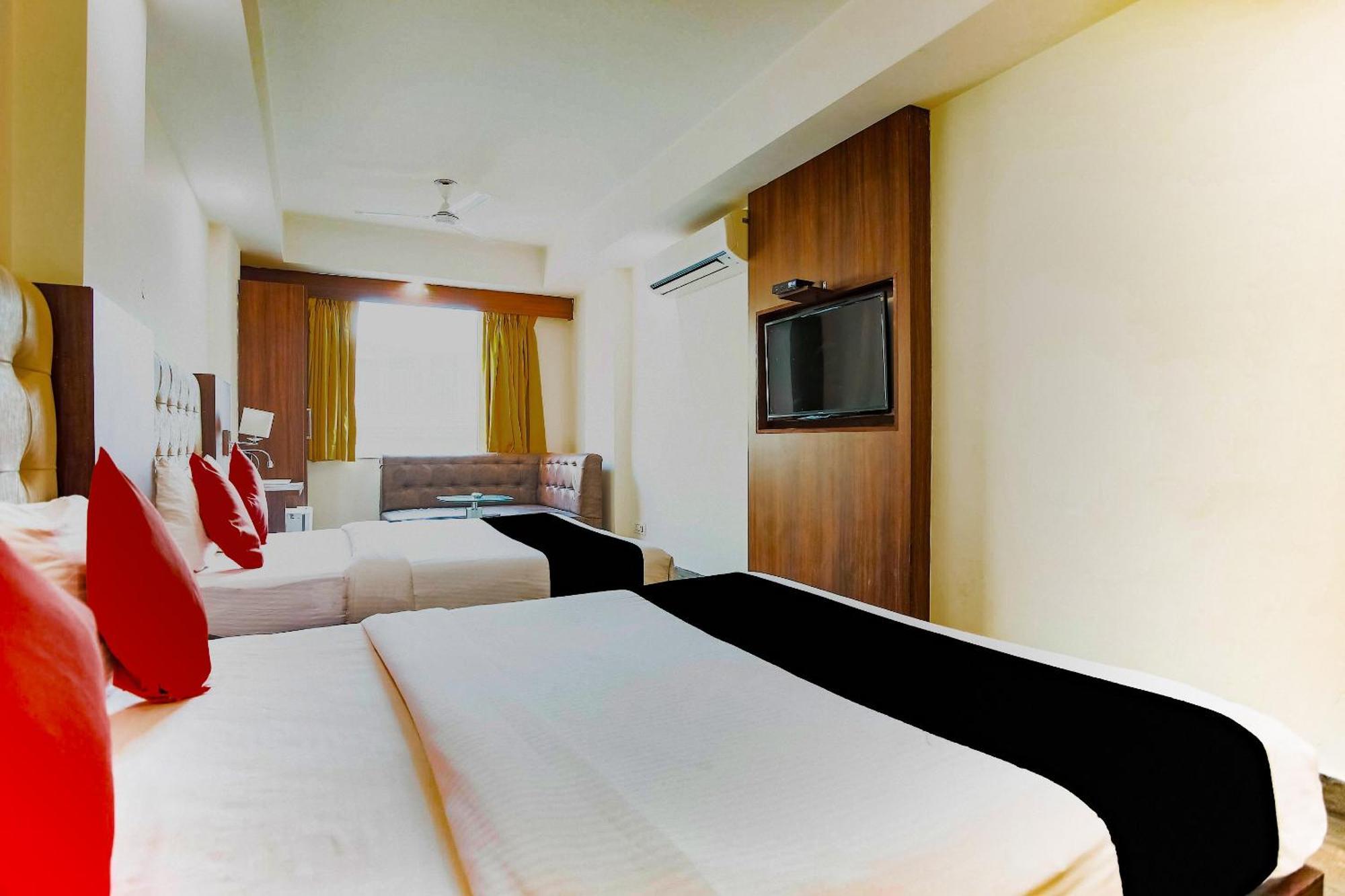 Collection O The Kailash Dev Hotel New Delhi Exteriör bild